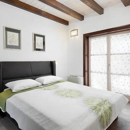 Sunny Holiday home Veligolji