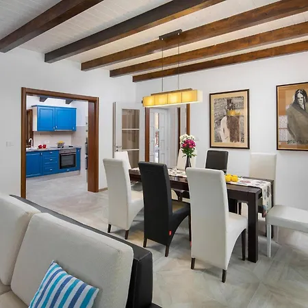 Sunny Holiday home